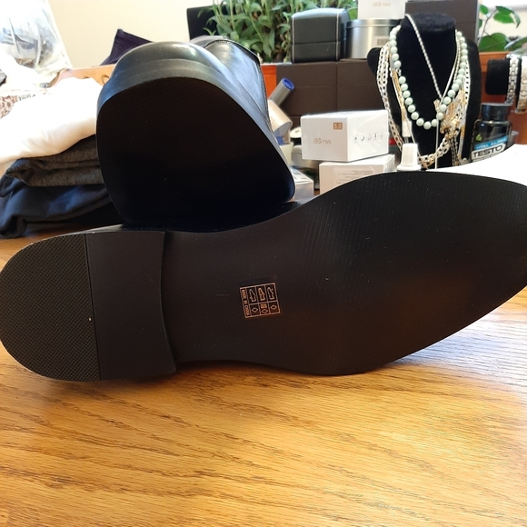 Man's shoes - Picture 6 of 9